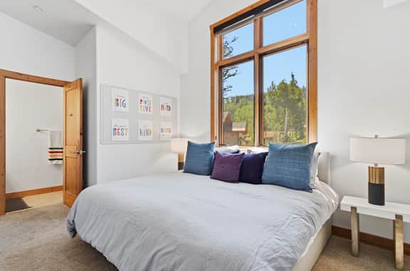 Winter Way Bungalow - Image 4